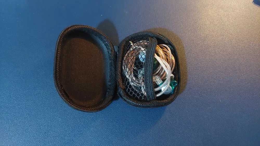 Fone de ouvido KZ EDX PRO com microfone e case