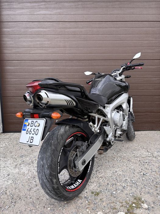 Yamaha FZ6N.