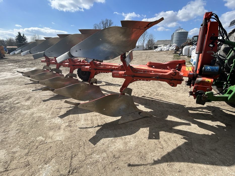 Plug obrotowy Kuhn Multi-Master 122, 5-skibowy (4+1).2012 rok