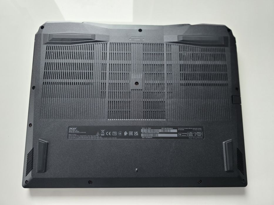 Laptop ACER Nitro 16 AN16-41-R5LX 16" IPS 165Hz R7-7840HS 16GB RAM 1TB