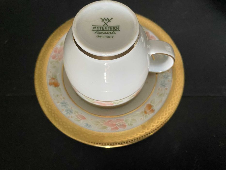 Conjunto de Chávenas de Café Antigas em Porcelana | Coleção