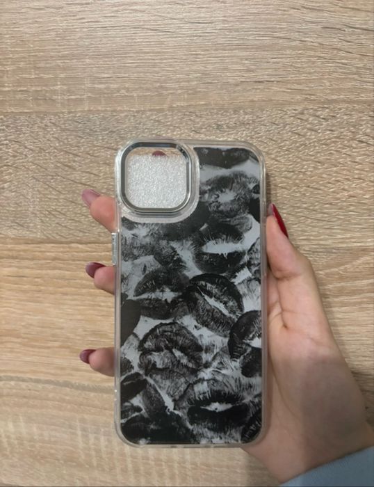 Witam sprzedam nowe etui do iphone 13