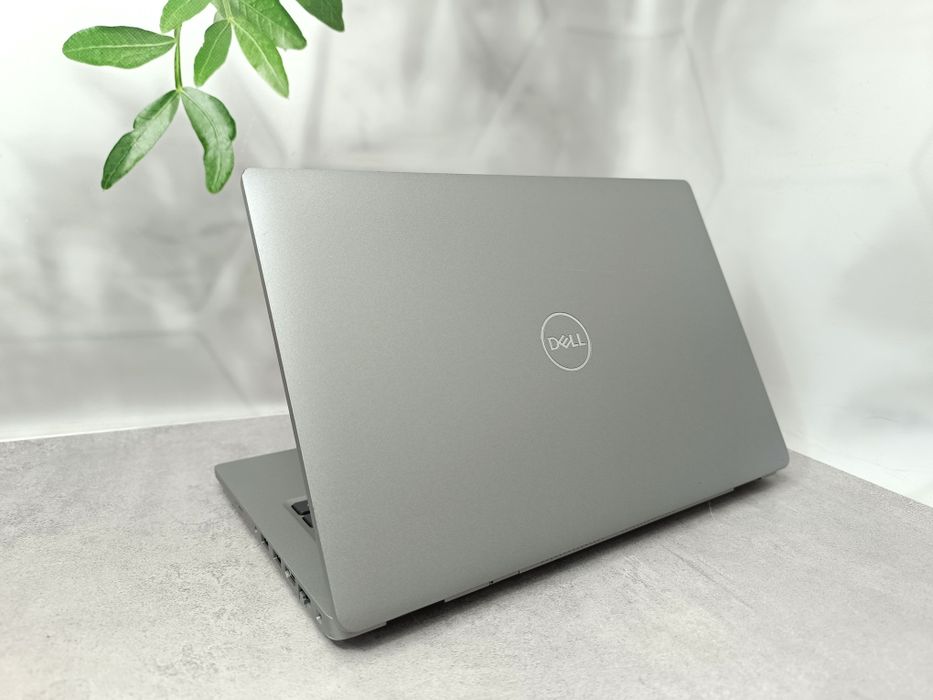 Ноутбук Dell Latitude 5430/i3-1215U/8 ГБ/NVMe 256 GB/14 " Full HD IPS
