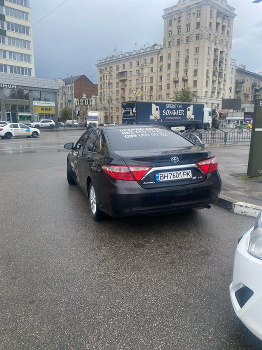 Аренда Toyota Camry hybrid бренд uklon