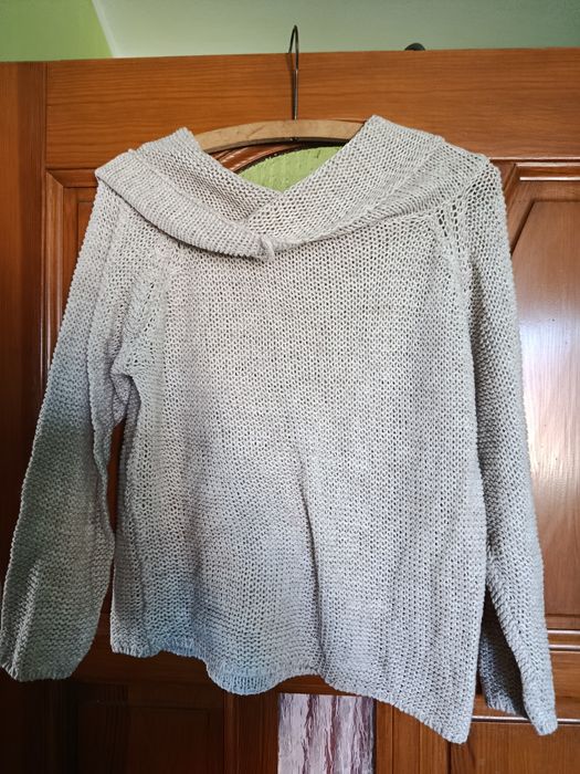 Sweter z szerokim golfem
