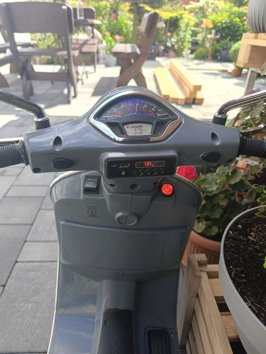 Motorek dla dziecka Vespa