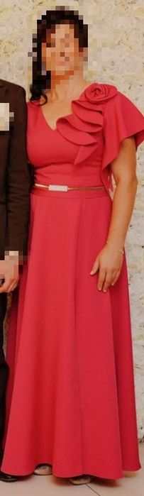 Piękna długa sukienka fuksja 38/40 z róża na ramieniu