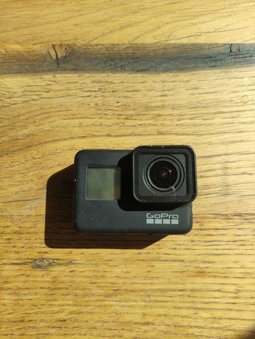 GoPro HERO 7 Black + duży zestaw akcesoriów, 3 baterie, ładowarka, karta