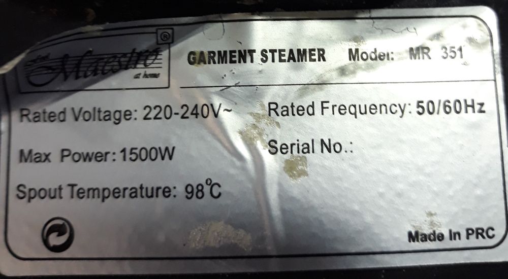 Prasowalnica parownica w pionie 1500W