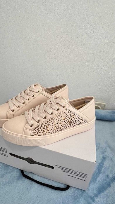 Sapatilhas Aldo de mulher novas na caixa