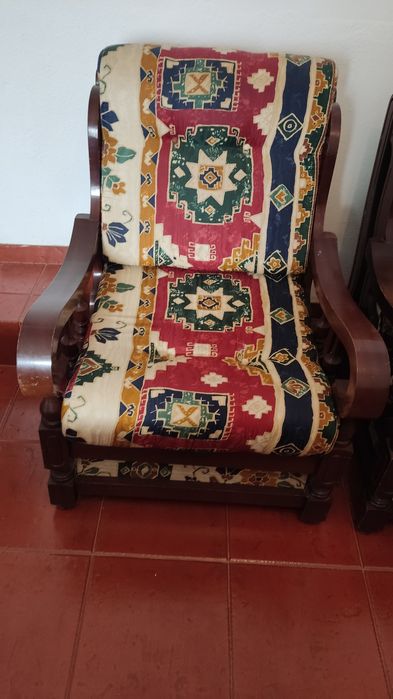 2 cadeirões | Alt. 97 x Compr. 87 x Larg. 71 cm