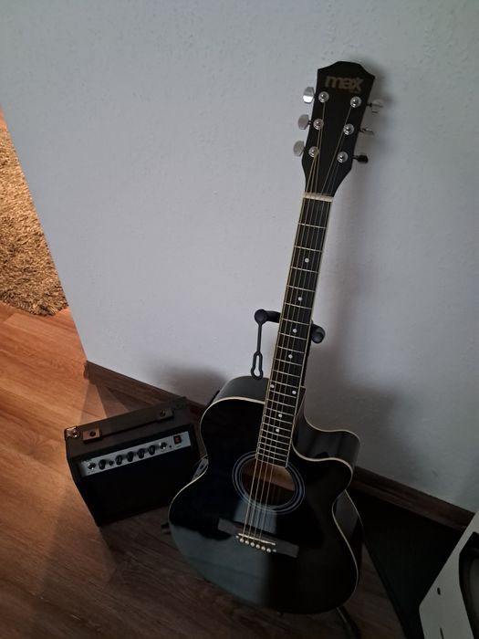 Nowa Gitara akustyczna 4/4 z przetwornikiem do negocjacji
