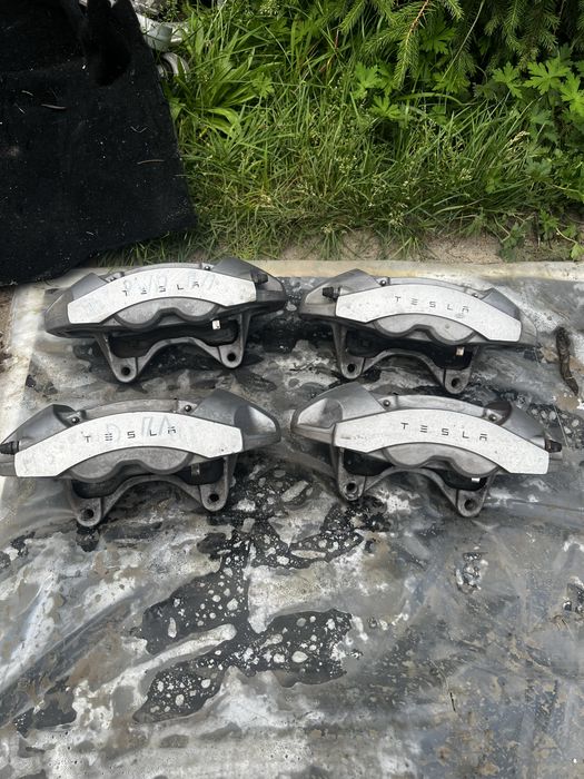 Супорти гальмівні Brembo для Tesla M3 , Tesla MS