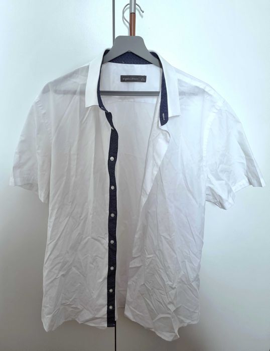 Camisa branca de manga curta 60% algodão C&A, tamanho XL