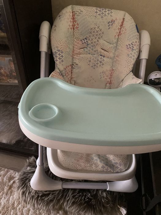 Столик для годування