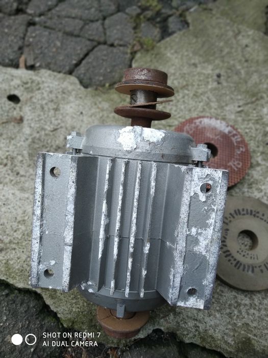 Продам электродвигатель.