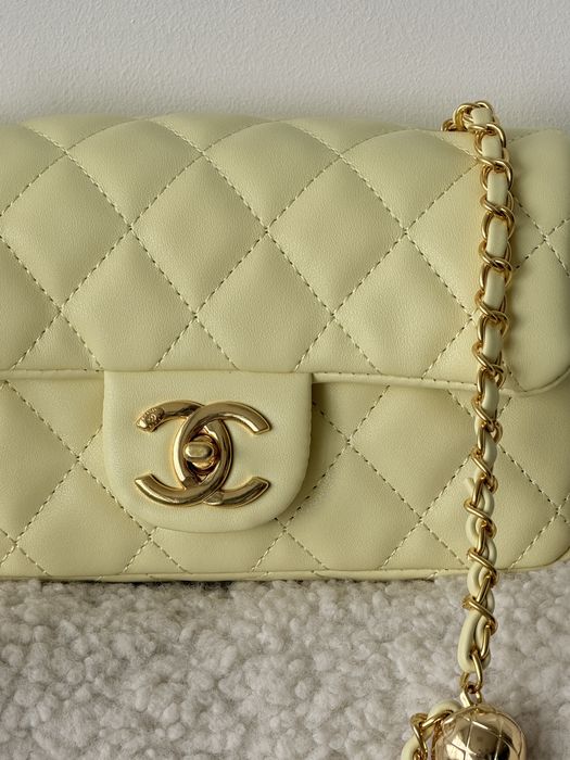 Сумка Сhanel Classic Flap Mini Bag в кольорах
