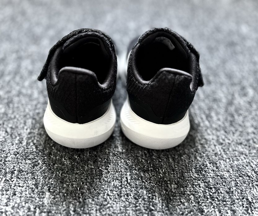 дитячі кросівки Adidas 26р.