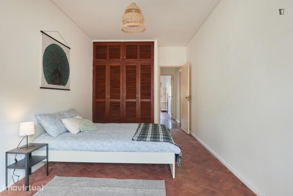 Quarto - localizado em Restelo Lisbon