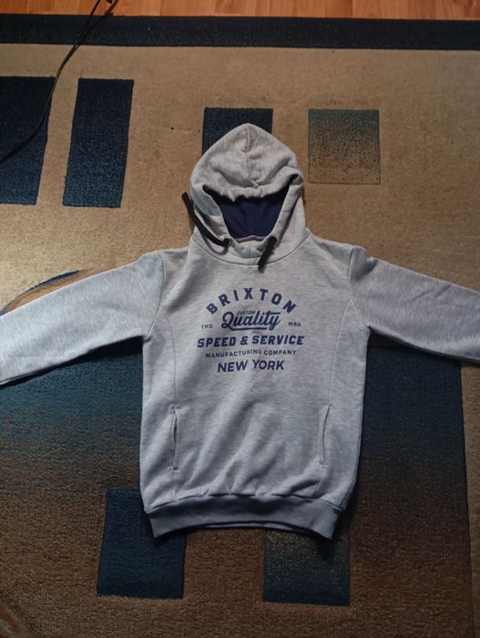 Продам кофту белую