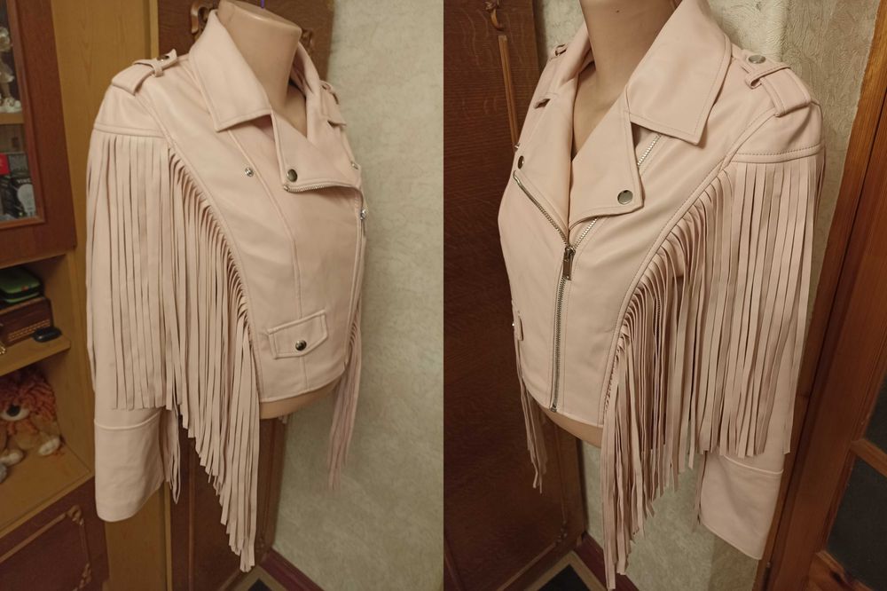 Трендова рожева мотокуртка косуха з бахромою - маст хев цього сезону S