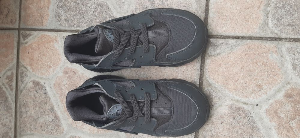 Buty Nike Huarache Run GS dla dzieci całe czarne rozmiar 27