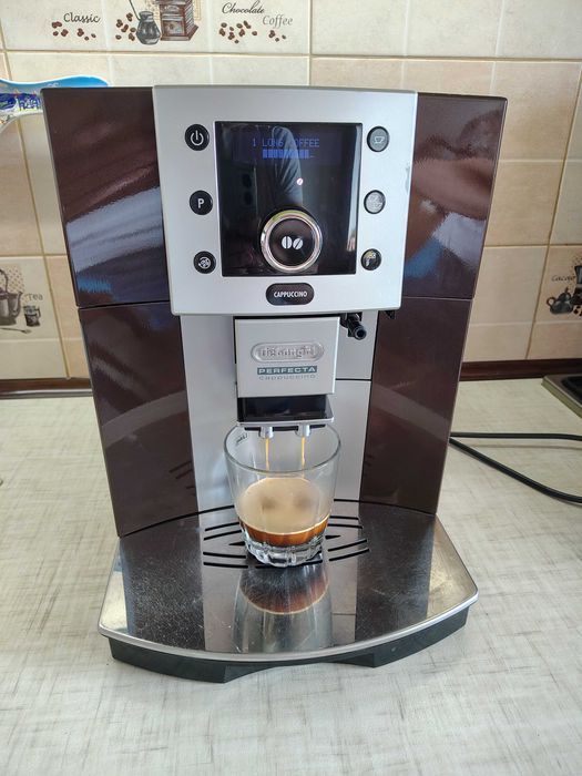Кавомашина DELONGHI ESAM 5500 кавоварка
