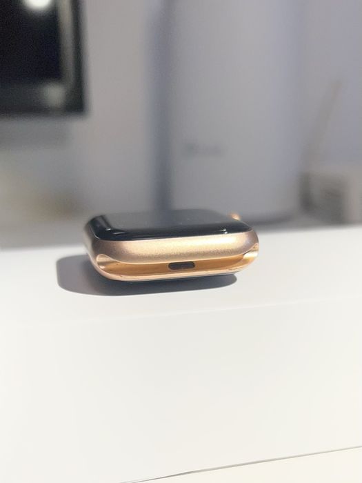 Apple watch SE 32 gb gold 40 mm GPS+cellular