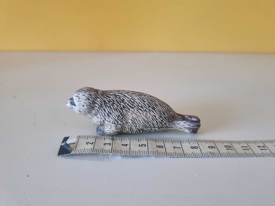 Schleich animals: dogs, giraffes, elephants, zebras, etc.64738567903490121