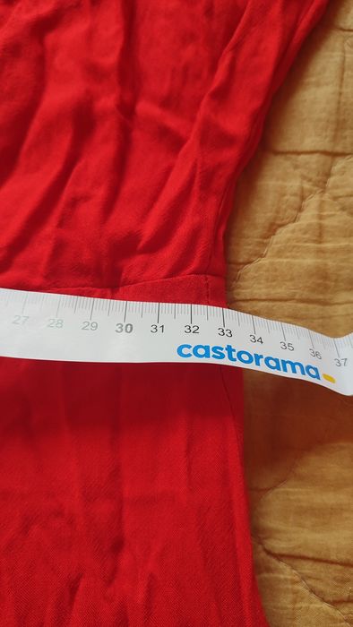 Czerwona piękna sukienka wizytowa