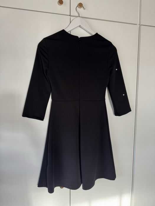 Vestido preto com “perolas”