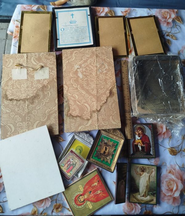 Продам Старинные иконы цена за все