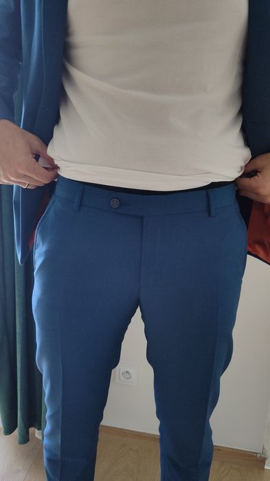 Niebieski garnitur męski Lavard