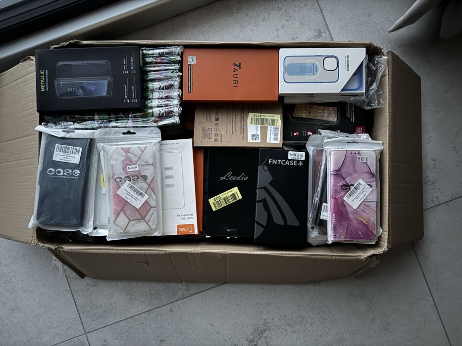 Box ponad 100 etui amazon likwidacja 2,5zł za sztuke