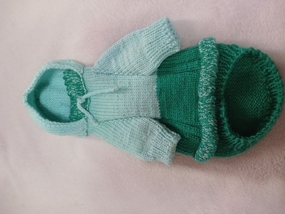 Продам вязаную толстовку для собачки мелких пород.