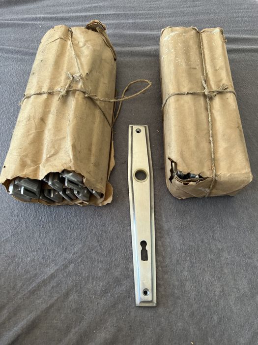 Szyld do drzwi 8 sztuk aluminiowy 24x3.5 PRL