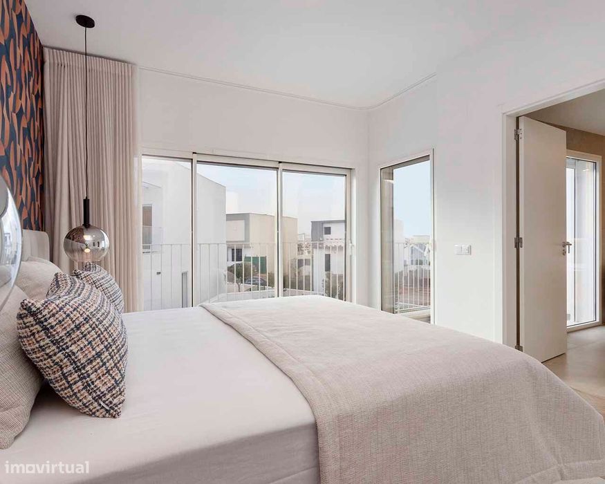 Moradia V3

3-bedroom townhouse