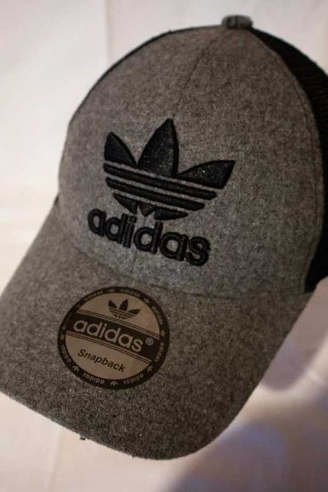 Boné Adidas Cinzento e Preto