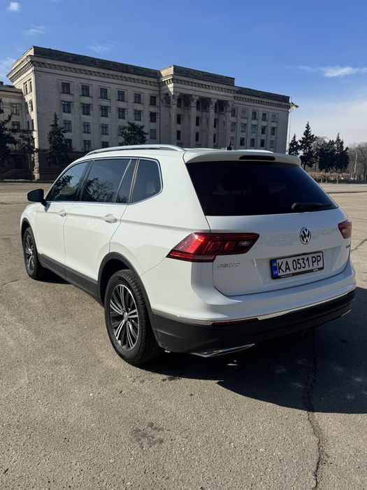 Подобова оренда авто Volkswagen Tiguan 2 SEL Premium. Прокат авто.