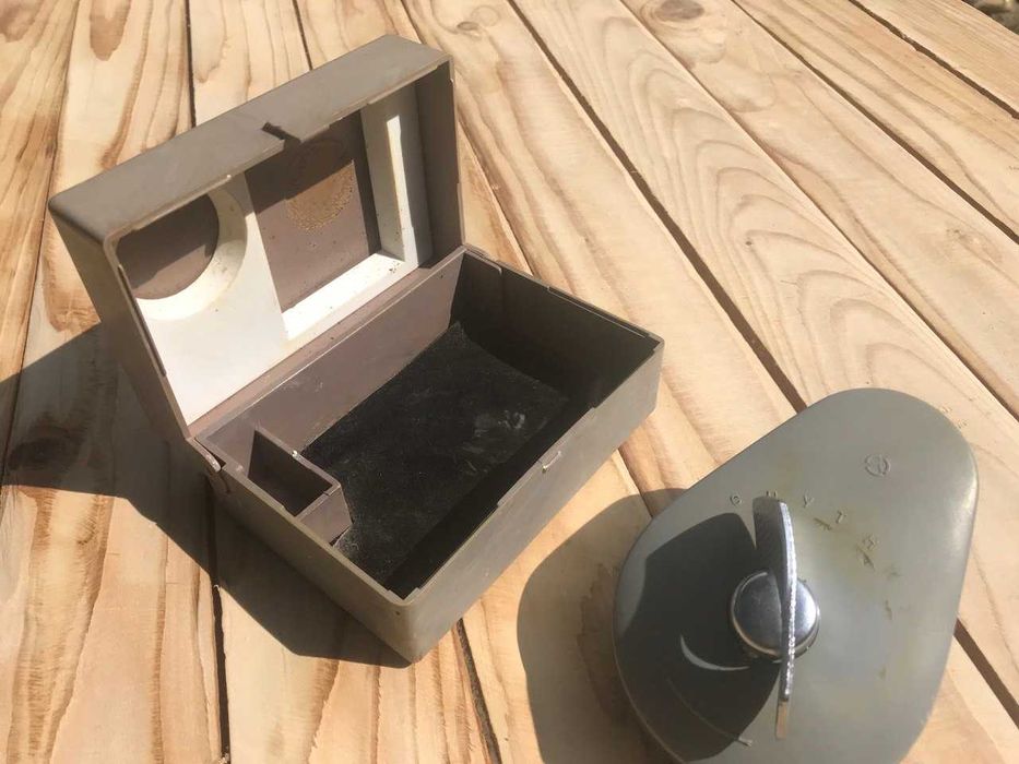 Продам механическую, заводную советскую бритву.