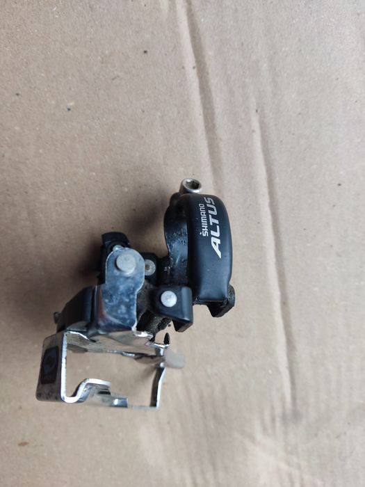 Przerzutka przednia Shimano Altus