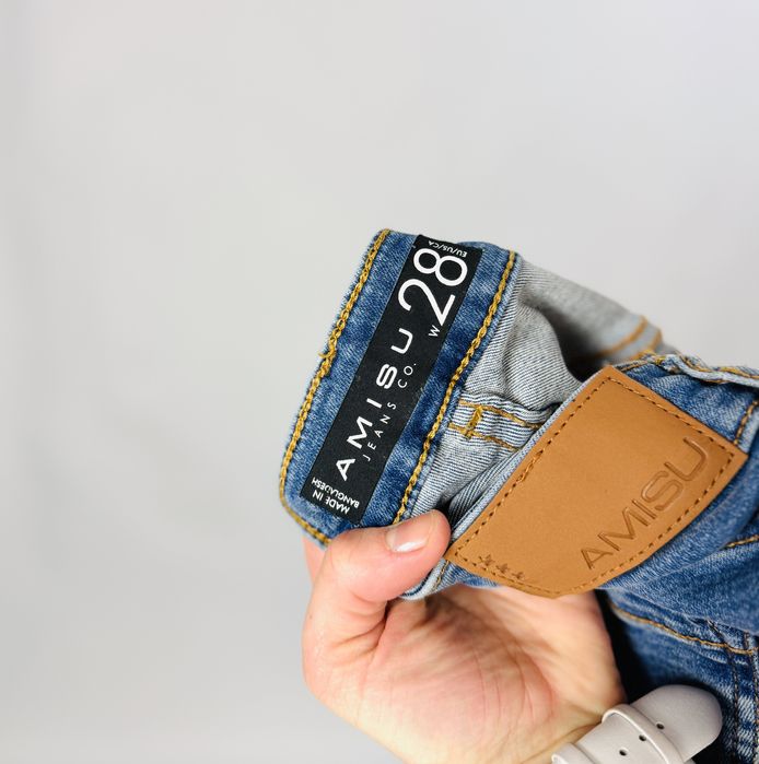 Niebieskie jeansy z przetarciami S 36