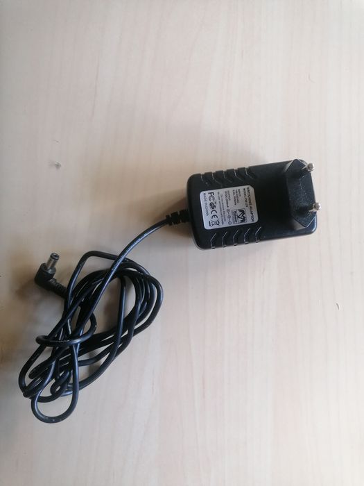 Palmer MI PWT 08 Universal 9V Pedalboard Power Supply 8 Outputs