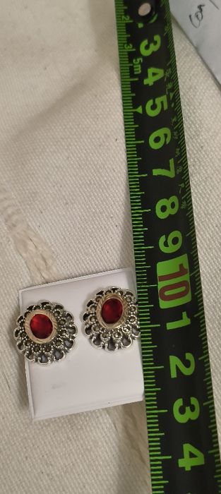 Brincos antigos em prata com pedra vermelha