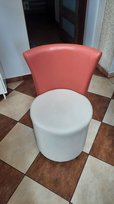 Pufa z oparciem-bikolor