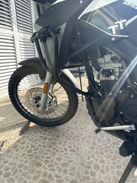 Moto adventure DSR TT 125