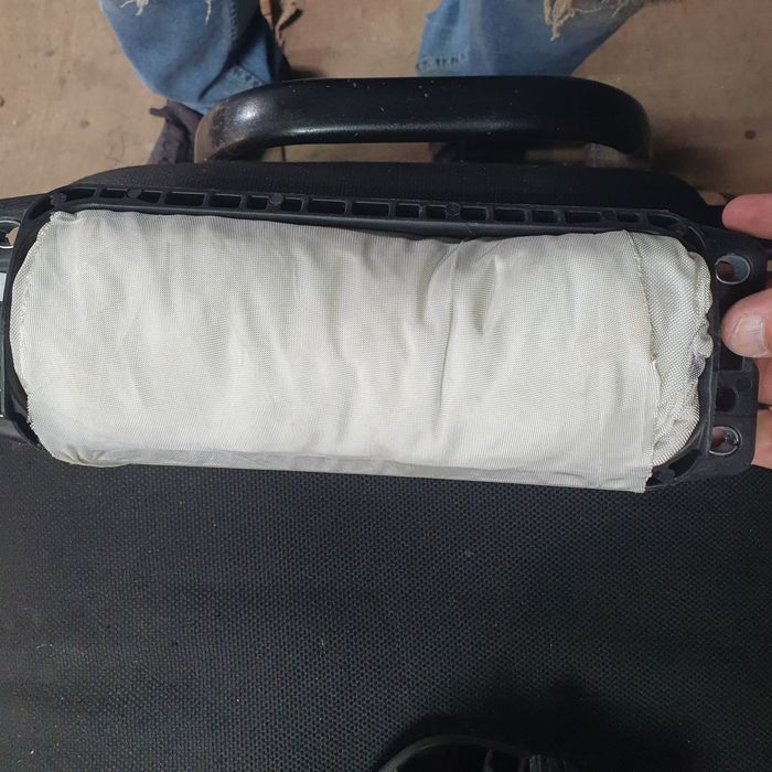 34070106 подушка безпеки пасажира Volkswagen Touareg II 2015