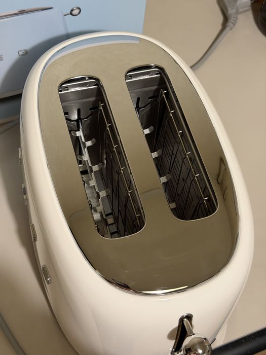 Тостер Smeg TSF01WHEU