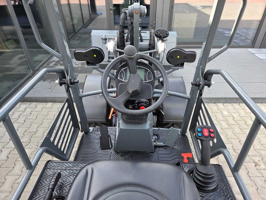 Ładowarka kołowa XTM X212 bez kabiny KUBOTA 25KM raty - leasing NOWOŚĆ