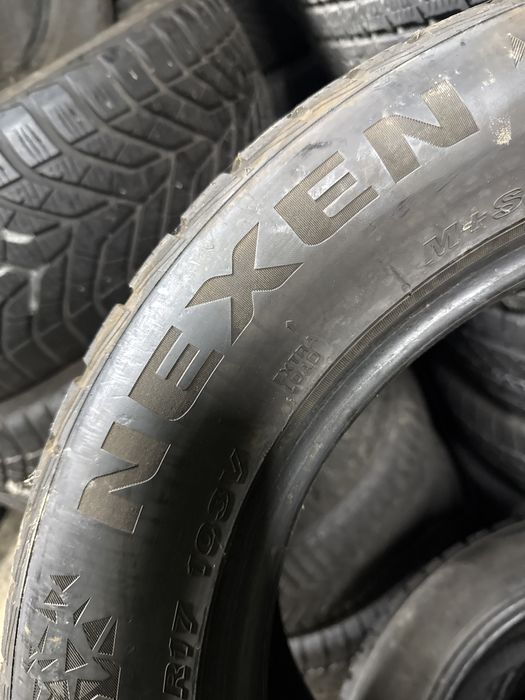 Шини резина 235/55/17 r17 Nexen пара зимні